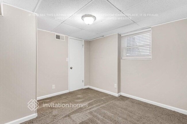 Building Photo - 3782 Lake Dr SE