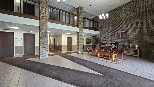 Building Photo - 1460 Fairlane Dr