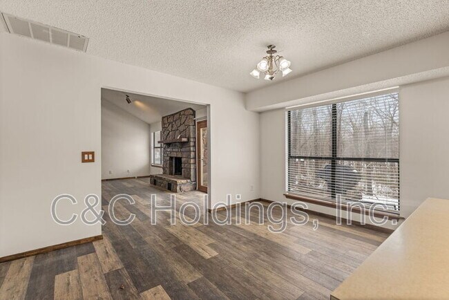 Building Photo - 630 S 276th E Ave