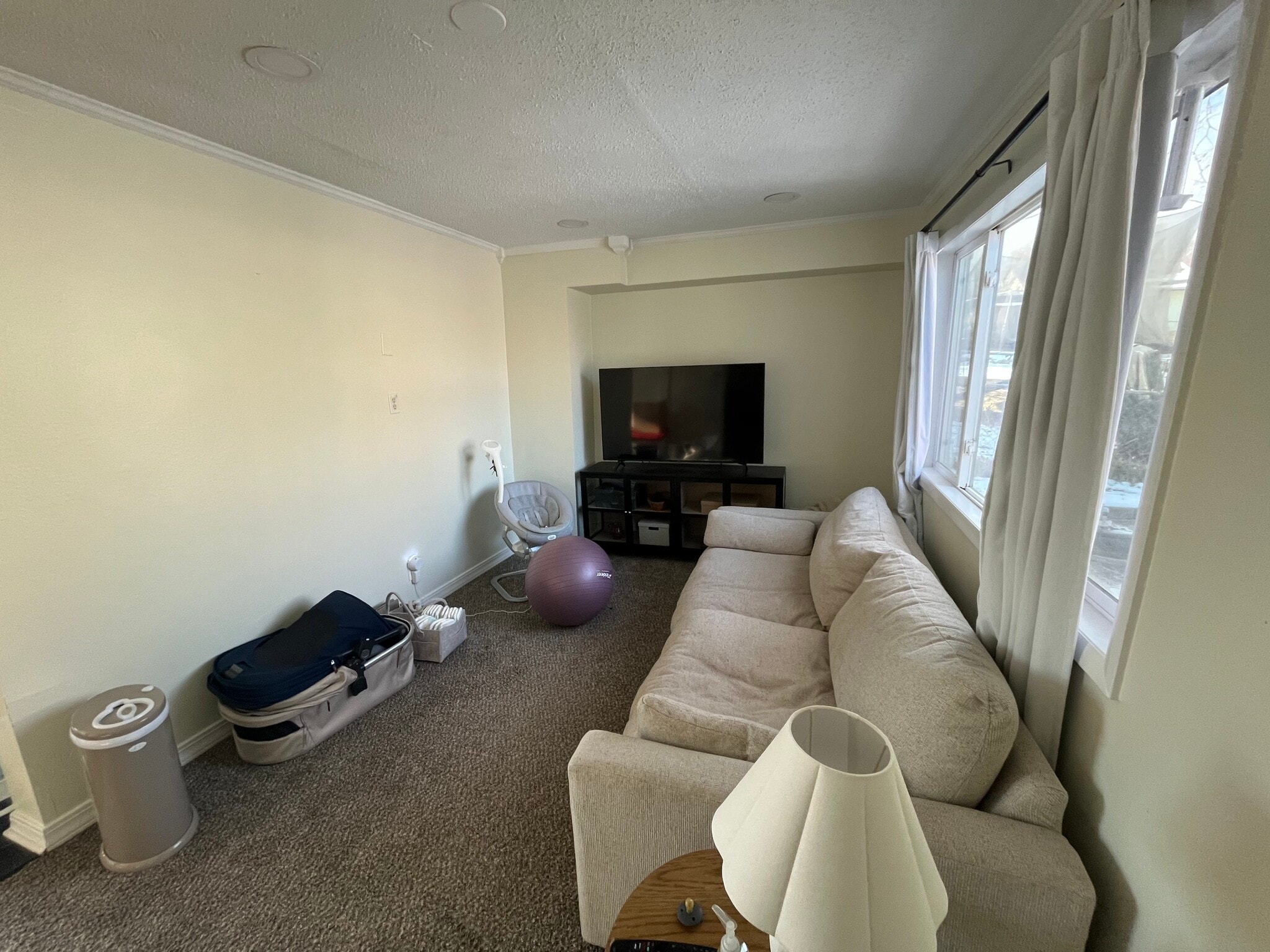 Building Photo - 3523 Valley St