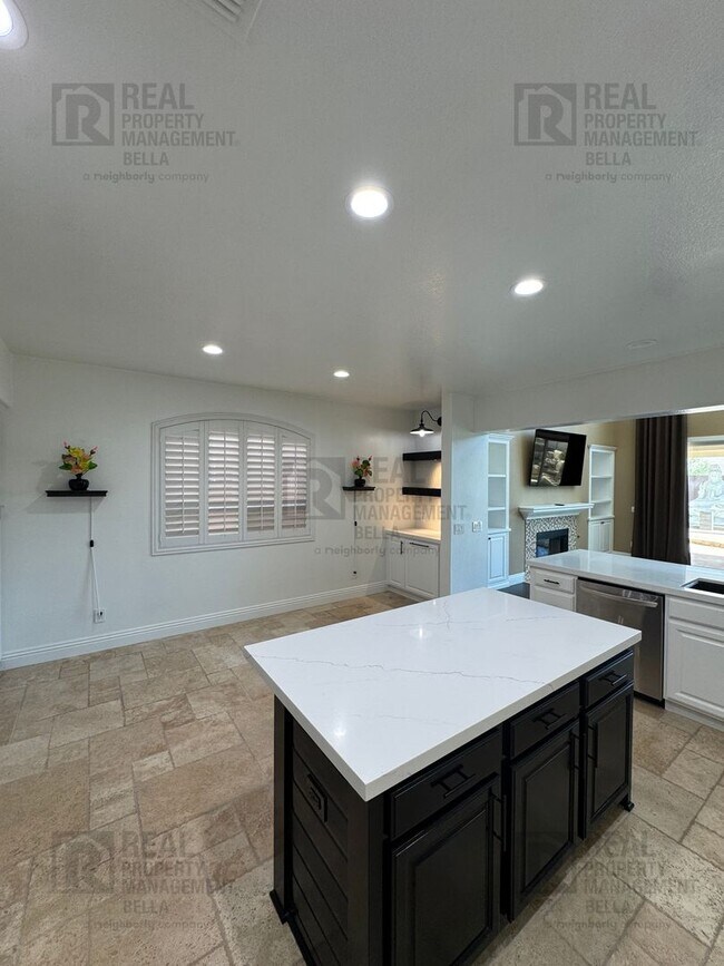 Building Photo - Spacious Murrieta Home with Pool, Spa, Firepit & Backyard Entertaining