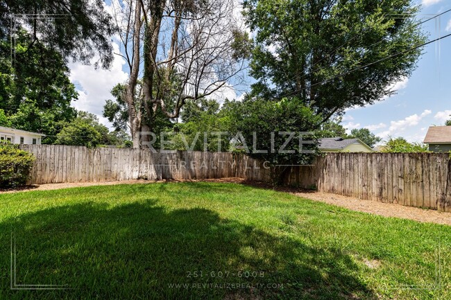 Building Photo - Beautiful 2 Bedroom/1 Bathroom in Springhi...