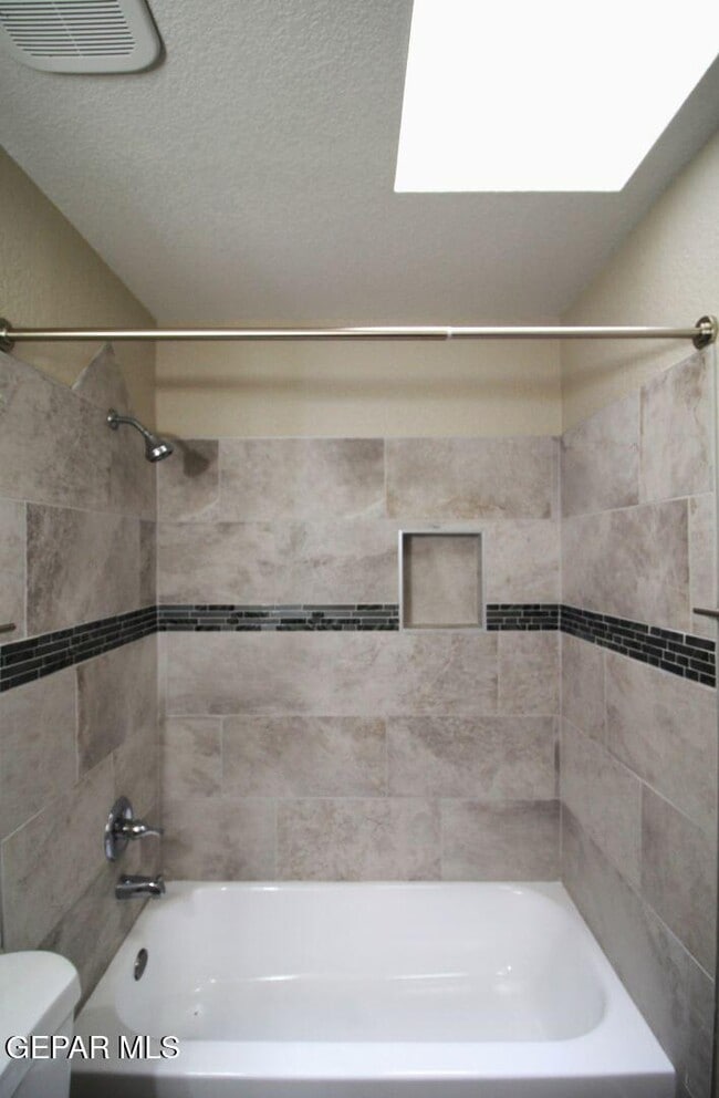 Building Photo - 4517 Loma Canada Ct