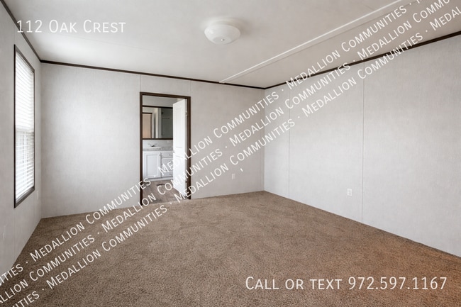 Building Photo - 112 Oak Crest