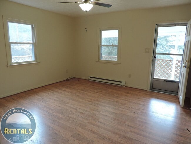 Building Photo - 2/1 in Sugar Grove; Quiet Area! Just Minutes to Boone! Available Now!