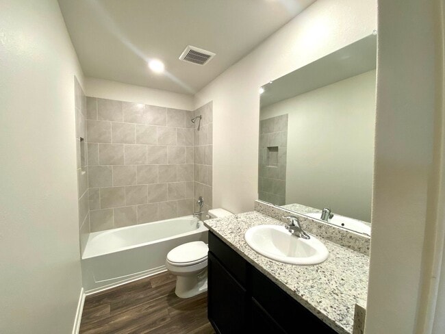 Building Photo - Brand new 4 bedroom, 2 bath home in the Pr...