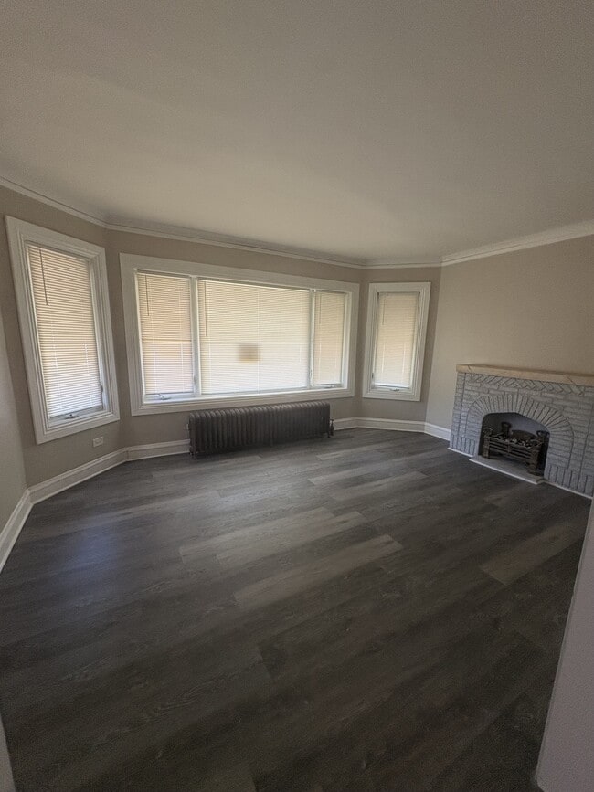 Building Photo - 7607 S Wolcott Ave