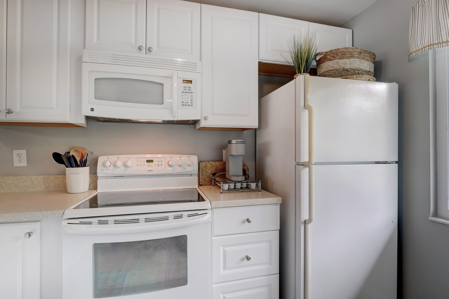 Building Photo - 154 Palm Dr