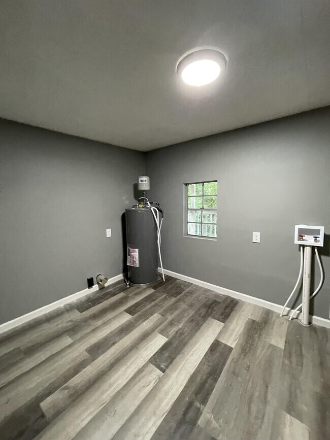 Building Photo - 5216 Fagan St