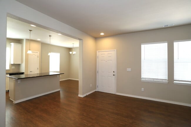 Building Photo - Beautiful 3-Bedroom Townhouse for Rent in Wolf Ranch