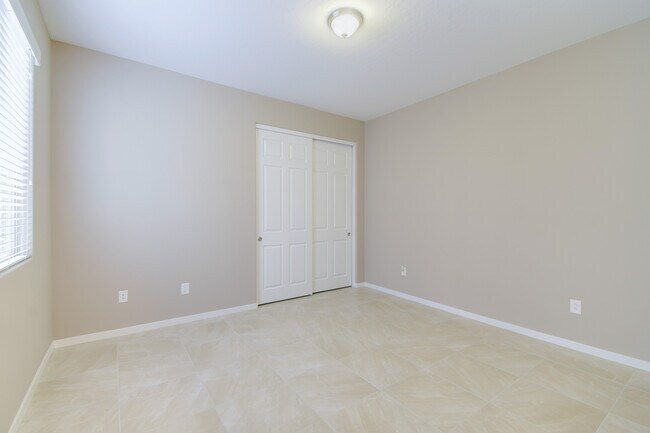 Building Photo - 250 W Queen Creek Rd