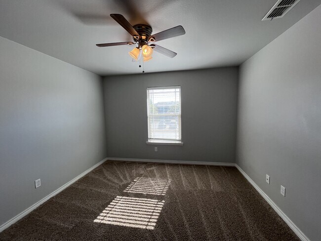 Building Photo - 3416 Itasca St