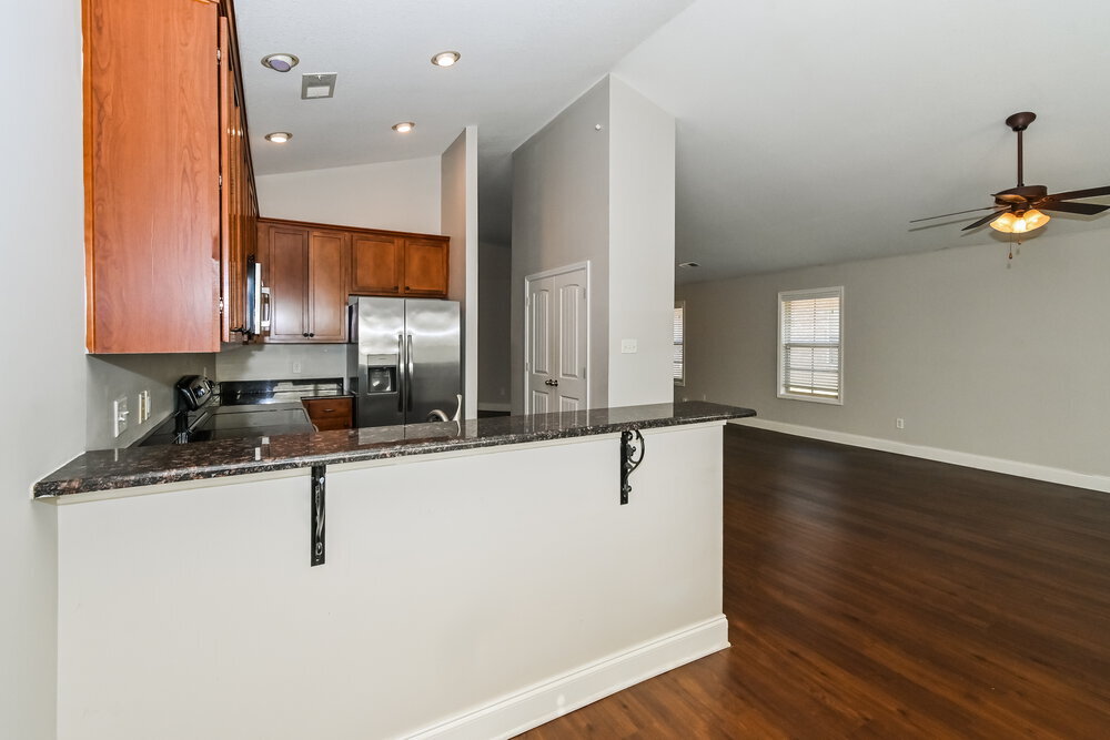 Building Photo - 2915 S Hartland