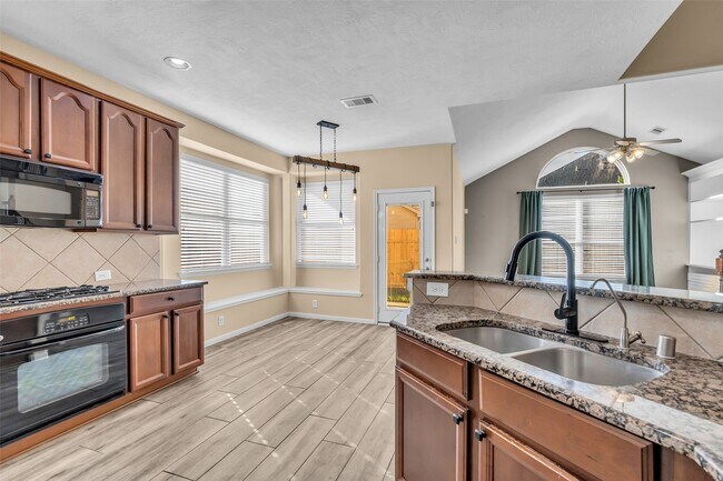 Building Photo - 8327 Terra Valley Ln