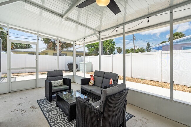 Building Photo - 94 Ivanhoe Dr