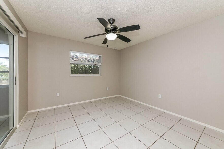 Building Photo - 6202 65th Ct E