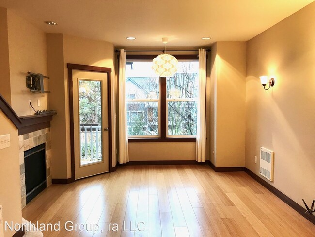 Building Photo - 3 br, 3.5 bath House - 4438 44th Ave SW #A
