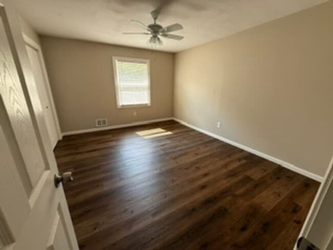 Building Photo - 309 Hawthorne Ct