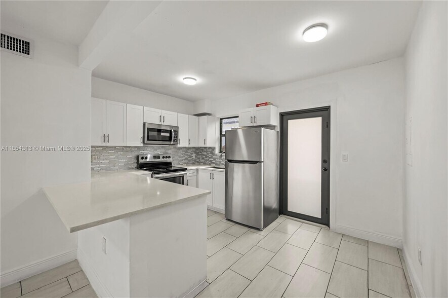 Building Photo - 2465 NW 35th St