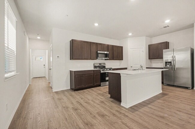 Building Photo - 125 Arbor Dr