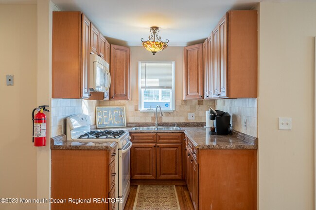 Building Photo - 260 Hancock Ave