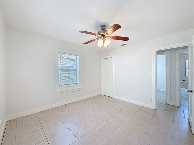 Building Photo - 1844 27th St S