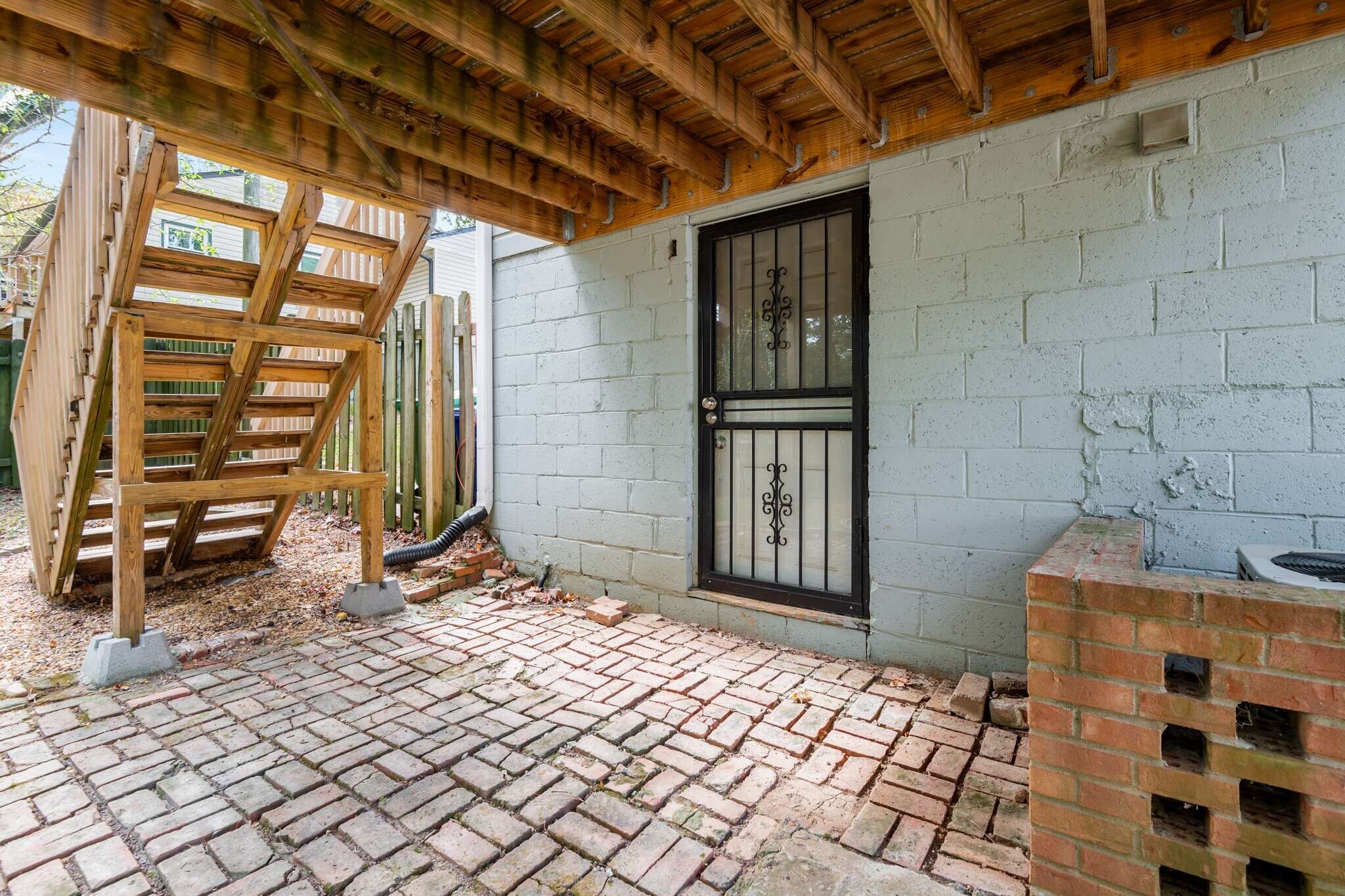 Building Photo - 2046 Settle Cir SE