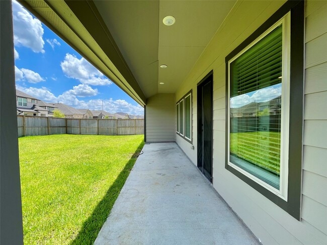 Building Photo - 17202 Coppice Oak Dr