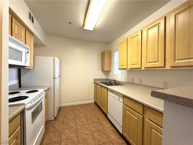 Building Photo - 6955 N Durango Dr