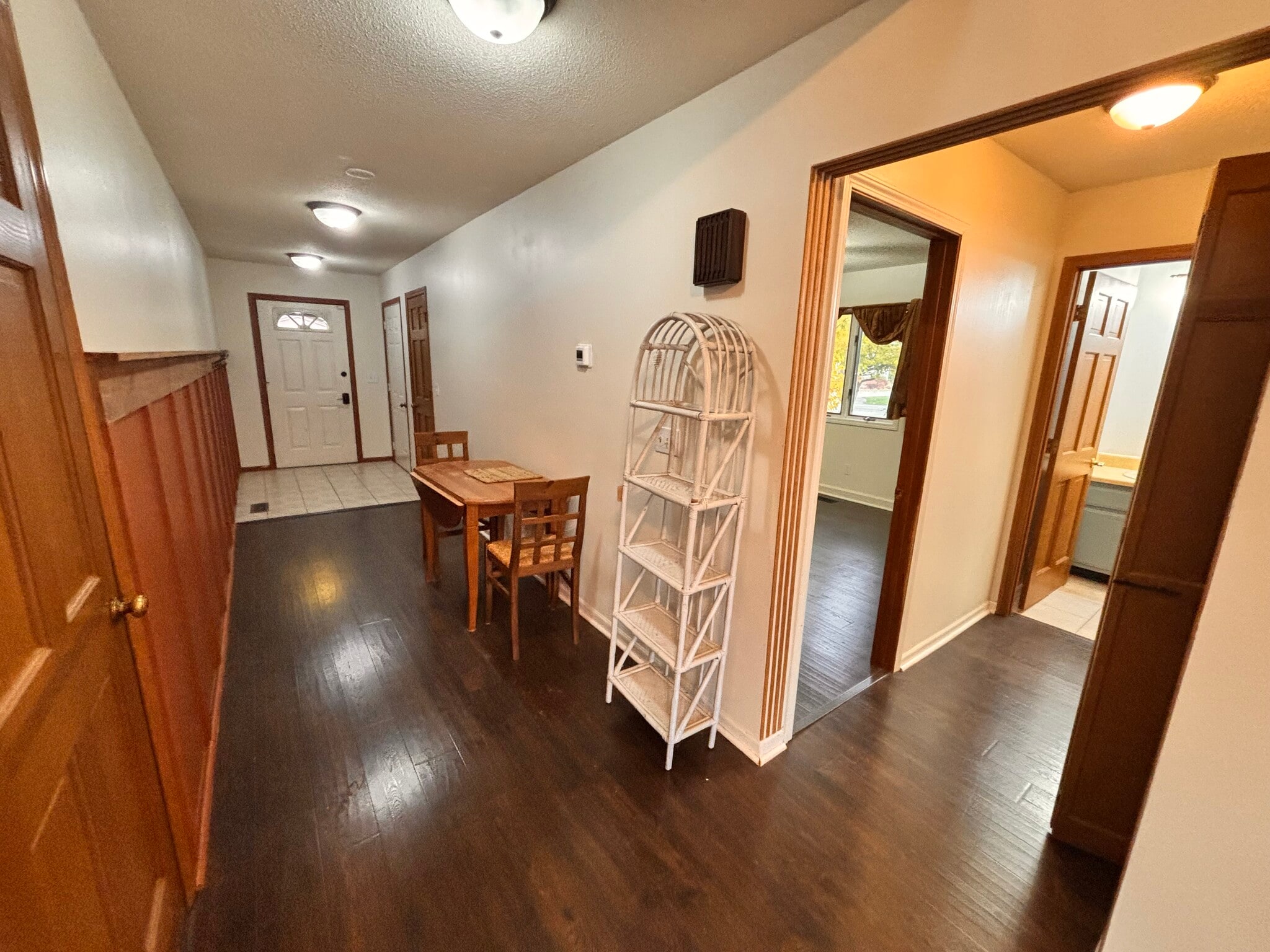 Building Photo - 710 S Shore Ct