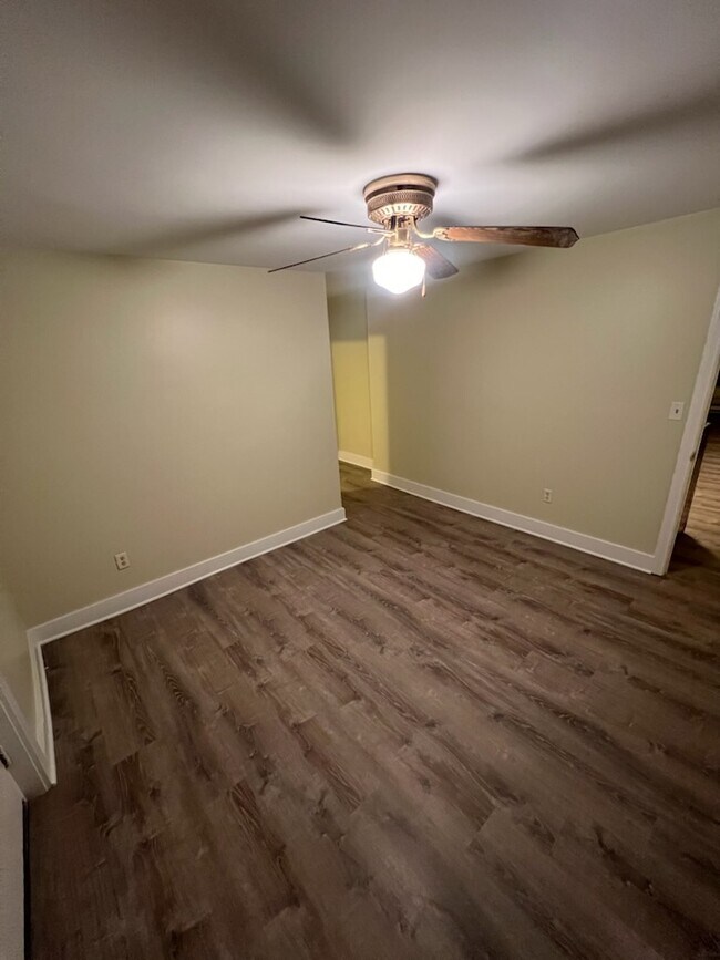 Building Photo - Minerva 8 plex