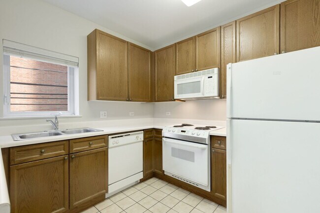 Building Photo - 1415 Sherman Ave