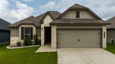 Building Photo - 3 Bedroom 2 bath in La Pointe Community