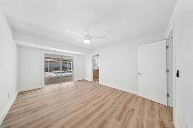 Building Photo - 948 Canal Cir