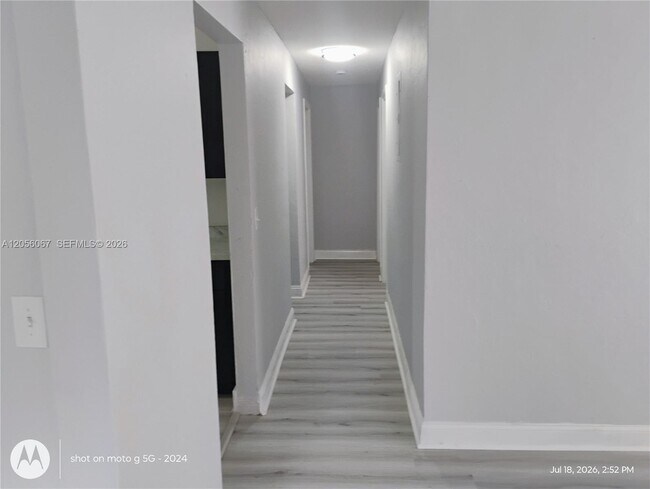 Building Photo - 4321 W Hallandale Beach Blvd