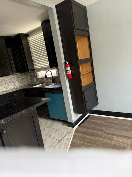 Building Photo - 1132 Duncan Ave