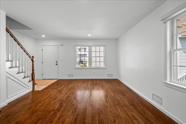 Building Photo - Lakeside Drive HOA