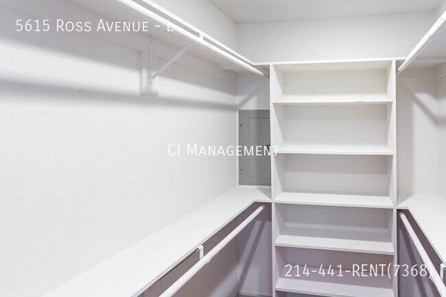 Building Photo - 5615 Ross Ave