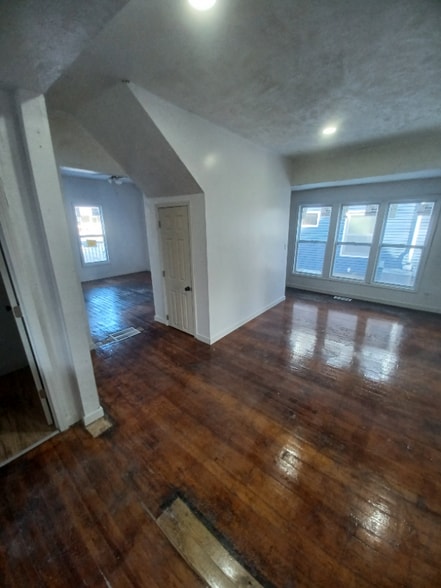 Building Photo - 4427 Madison Ave