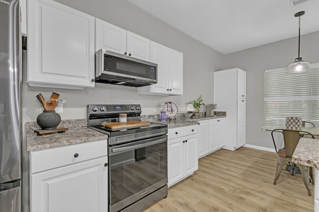 Building Photo - Call Sabrina Thomas at 757-767-0767 for more information