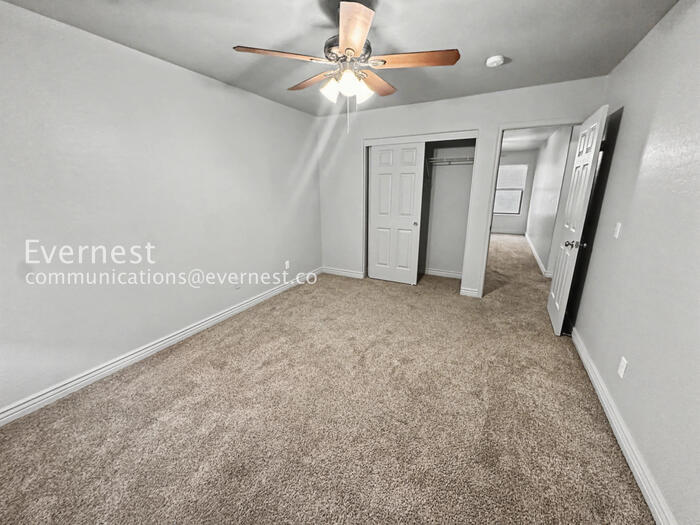 Building Photo - 2210 N 91st Ln