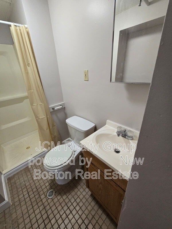 Building Photo - 5 Union Ave