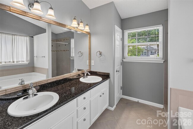 Building Photo - 10745 Glenluce Ave