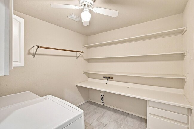 Building Photo - 7030 Pecan Creek Cir