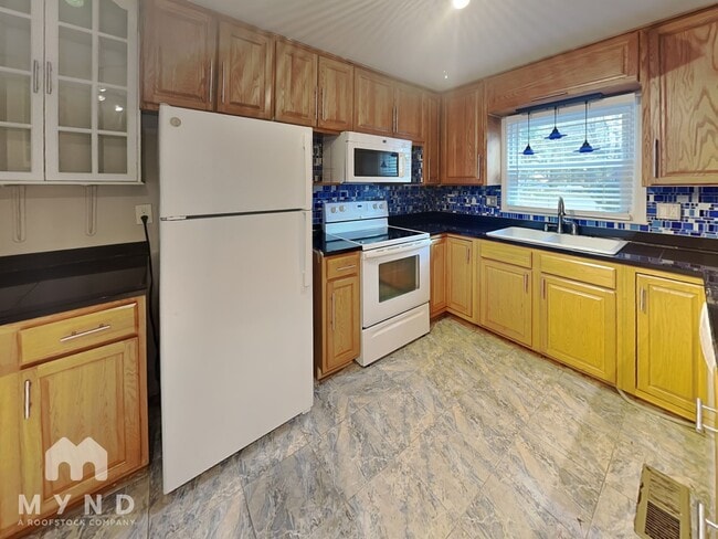 Building Photo - 4729 Stillwood Cove