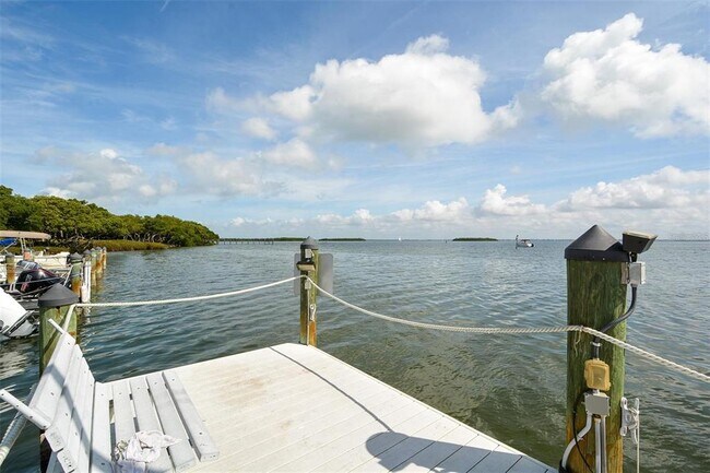 Building Photo - 3804 Gulf of Mexico Dr