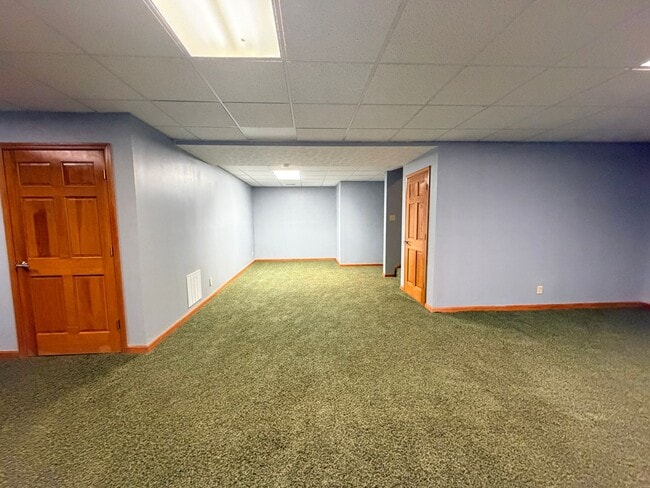 Building Photo - 705 Hummingbird Ln