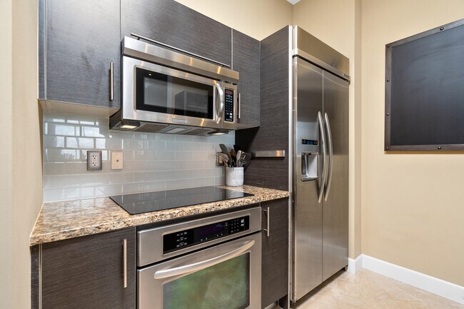 Building Photo - 550 Okeechobee Blvd