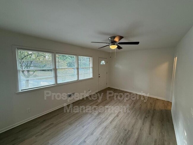Building Photo - 379 Utoy Cir SW