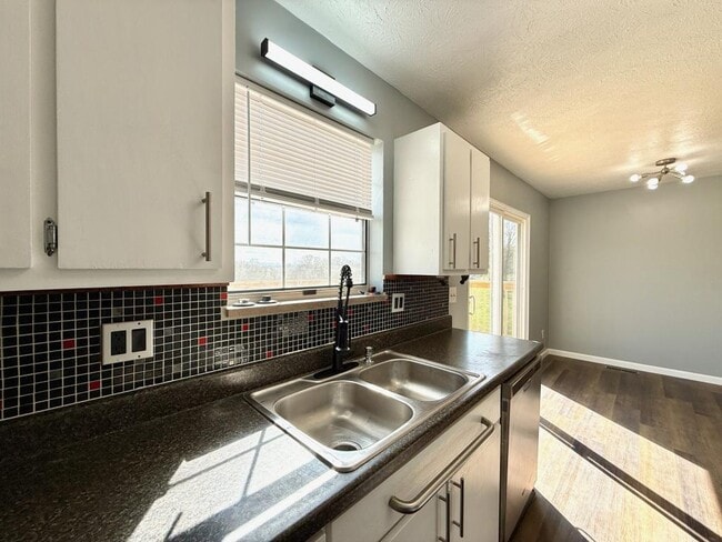 Building Photo - 275 Stone Dam Rd